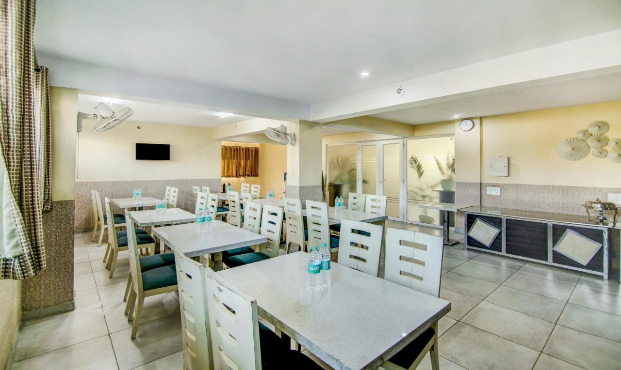 Hôtel Treebo Trend Blooms Premium à Gurgaon Extérieur photo