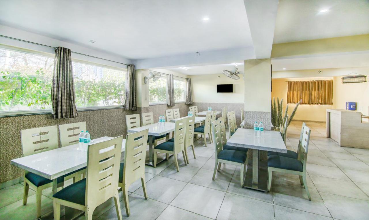 Hôtel Treebo Trend Blooms Premium à Gurgaon Extérieur photo