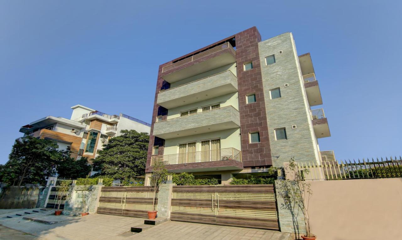 Hôtel Treebo Trend Blooms Premium à Gurgaon Extérieur photo