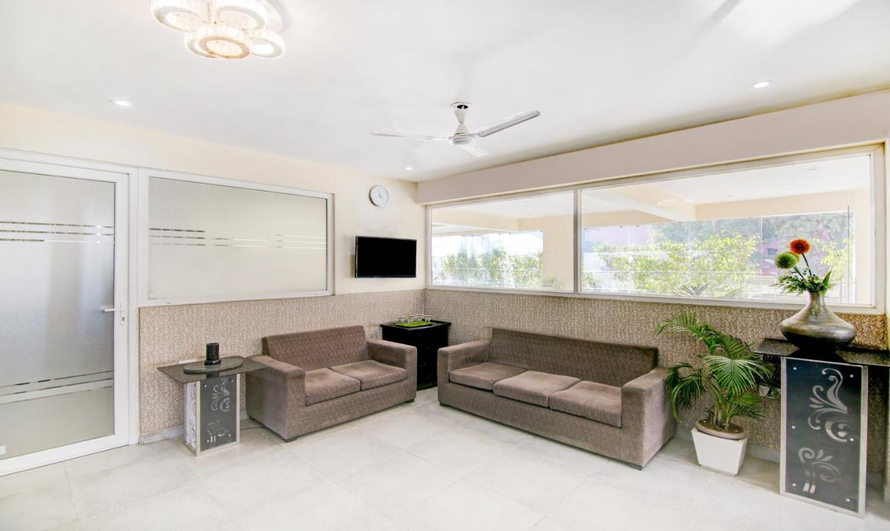 Hôtel Treebo Trend Blooms Premium à Gurgaon Extérieur photo